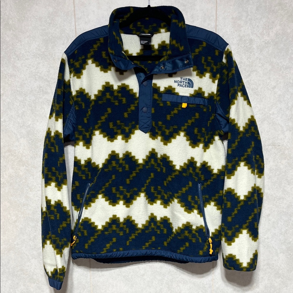 The North Face Navy and Green Aztec Patterned Fleece like new men’s medium